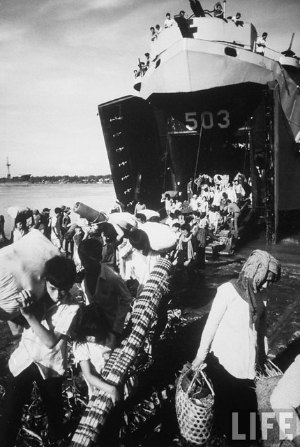 South Vietnamese refugees returning to homeland from Pnom Penh, Cambodia 1970 (12)