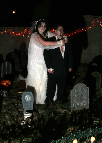 Halloween Themed Wedding Strobist Info 580EX low camera left