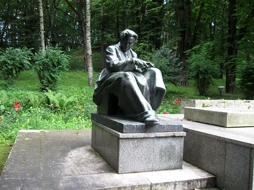 George Enescu statue by francovschi