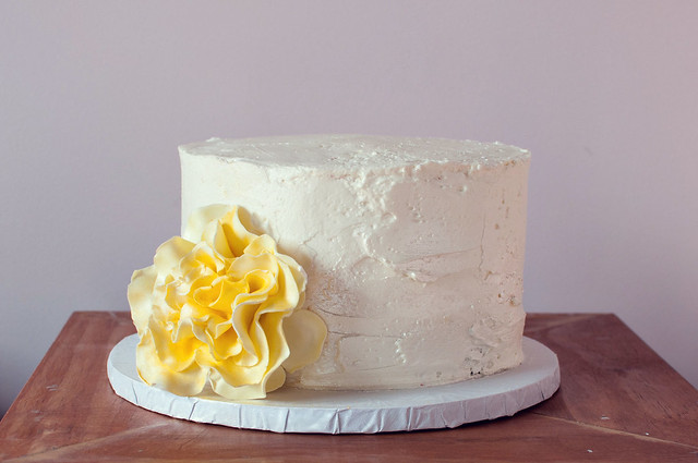 rustic wedding cake with sugar flower