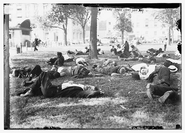 Battery Park on hot day (LOC)