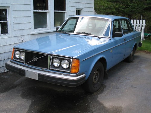 Volvo 244DL Overview