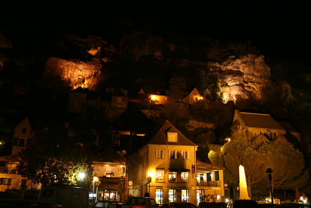 Night scene of La Roque-Gageac