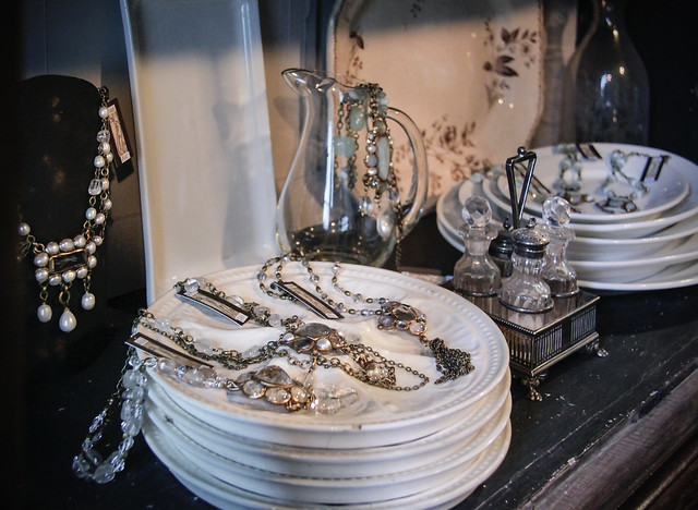 Kotomi-jewellery display