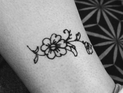 Henna Flower Created freehand onto the skin Henna by Sherrie Thai of