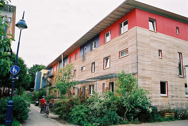Quartier Vauban : immeuble (façade bois) by adeupa de Brest on flickr