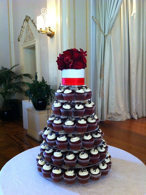 Red velvet cakes topped with a dark chocolate lattice white fondant topper