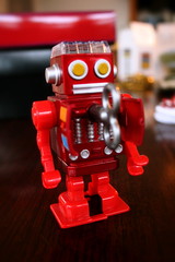 Robot by Andy Field CC BY-NC-SA 2.0 (http://flic.kr/p/4ggAqq)