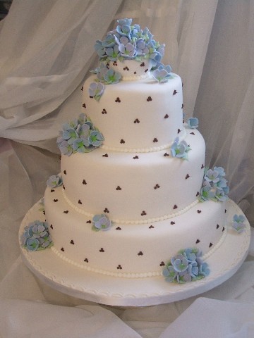 Blue Hydrangea Wedding Cake This was a fun cake to do I love making those 