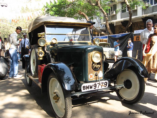 VINTAGE INDIA - TROVIT CARS