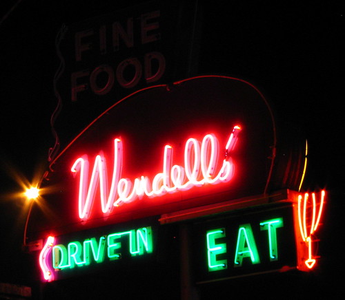 Wendell's neon sign at night