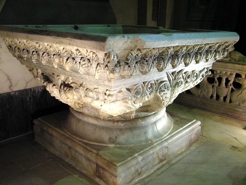 7] Savona (SV), Cattedrale N.S.Assunta: fonte battesimale. ❺ by mpvicenza