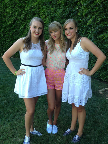 taylor-swift-and-keds-gallery