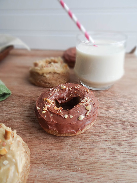 peanut butter donuts // chocolate pb frosted