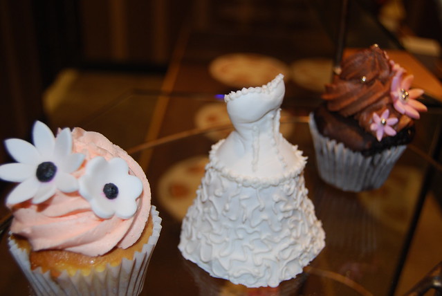 here are a few cupcakes that i did for a bridal consultation