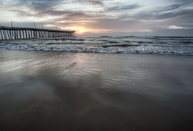Sunrise Virginia Beach - Flickr photo CC Beadmobile