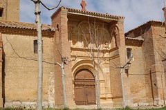 Mazuecos de Valdeginate (Palencia). Iglesia de San Miguel