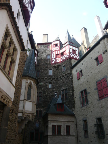 Inner yard of Burg Eltz/ Вътрешният двор на замъкът Елтц