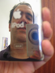 272/365: Apple of my eyePod by DavidDMuir
