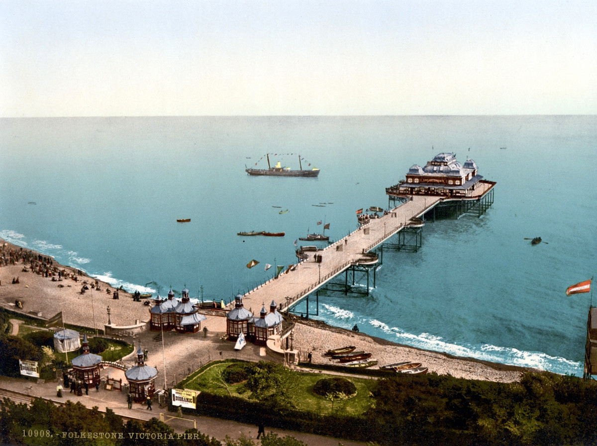 Folkestone pier, England, 1895