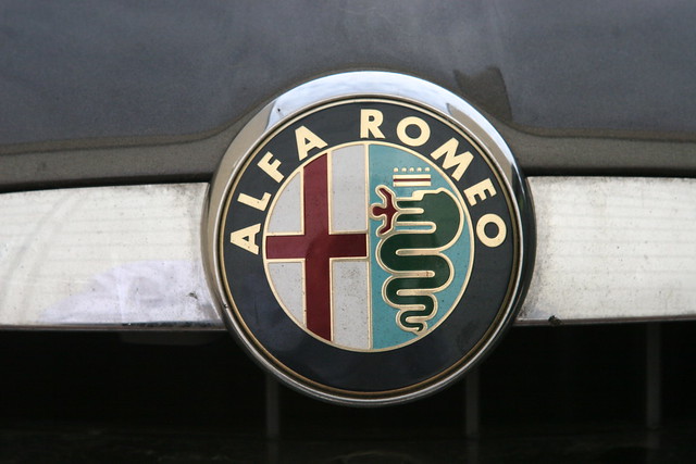 logo alfa romeo 159 2006 front