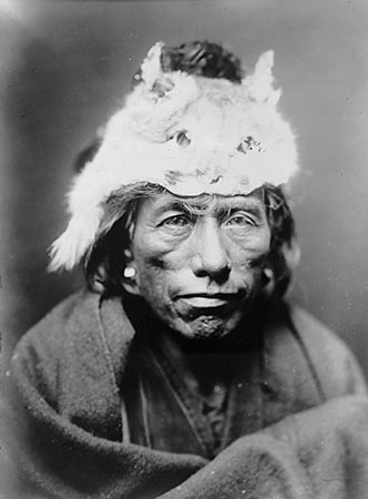 Navajo man with headpiece from Lynx head, 1905