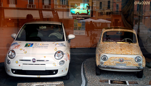 the new and the old Fiat 500 side by side