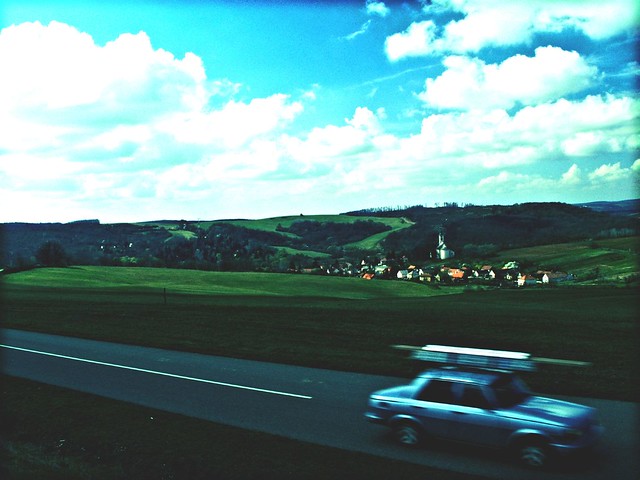 t jk p b dogosWartburggal Panorama in which one an wartburg car flits