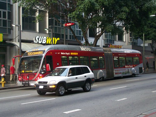 Metro Rapid bus, Wilshire Blvd., Los Angeles