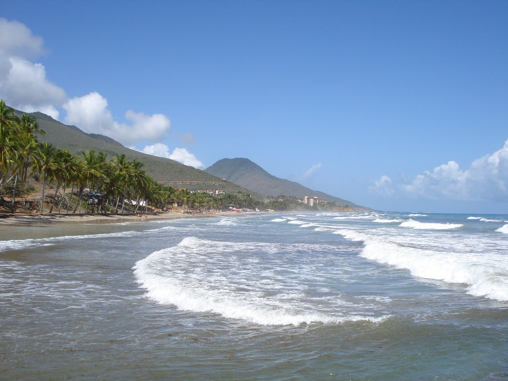 Пляж Плайя Гуакуко