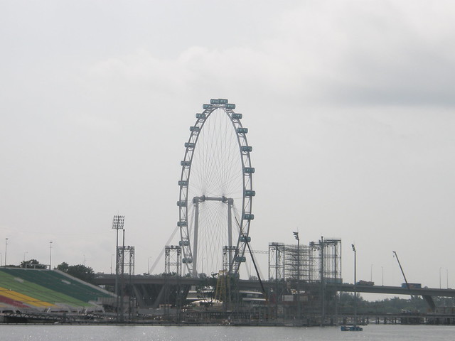 Singapore Flyer from Merlion Park