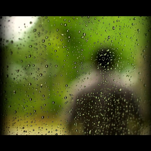 Listen to the rythm of the falling rain ... by bahketni