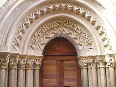 Revilla de Santullán (Palencia). Iglesia de San Cornelio y San Cipriano