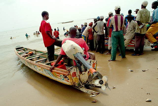 Pescadores en Mbor, Senegal