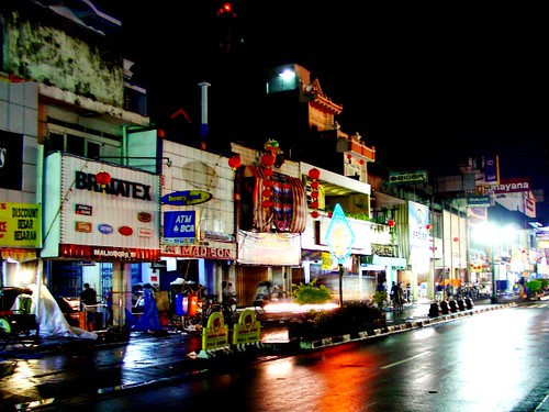 Night at Malioboro Street - Jogja, photographed by JavaTourism.com