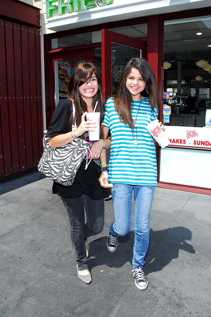Los Angeles CA Exclusive 8 22 2007 Photo shoot with Selena Gomez