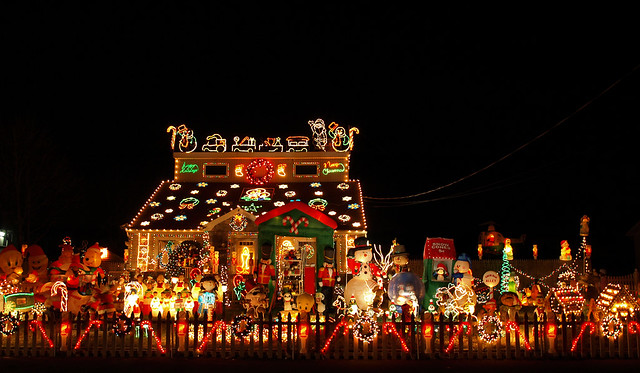 Christmas Lights | Now that's a lot of lights and decoration ...