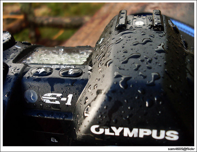 Olympus E-1 + splashproof