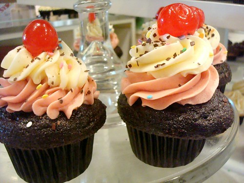 Neapolitan Cupcakes from Trophy Cupcakes