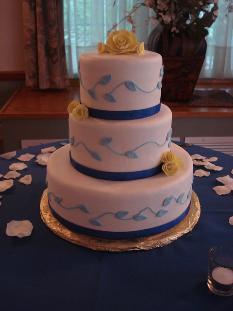 blue and yellow wedding cake wwwkellysweetrewardscom