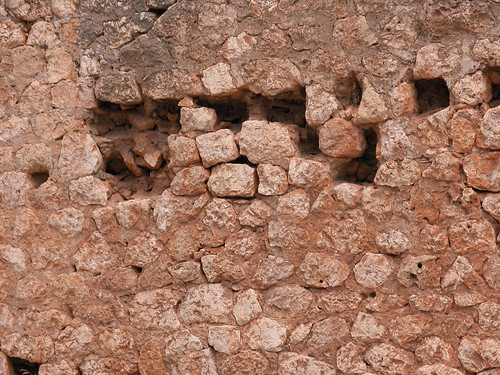Mur surplombant le gouffre, détail