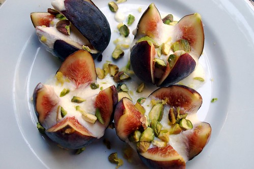 Figs with Ricotta and Pistachios