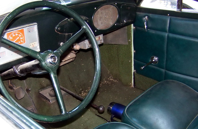 sktoon09h30b Crosley Car Interior circa 1949 