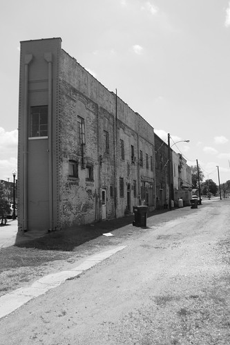 Weldon Back Alley (Black and White0
