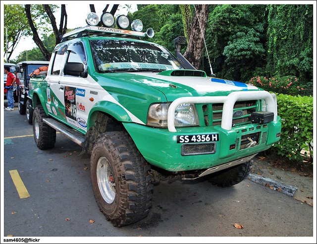 4x4 Borneo Safari 2009 Flag Off - Ford Ranger