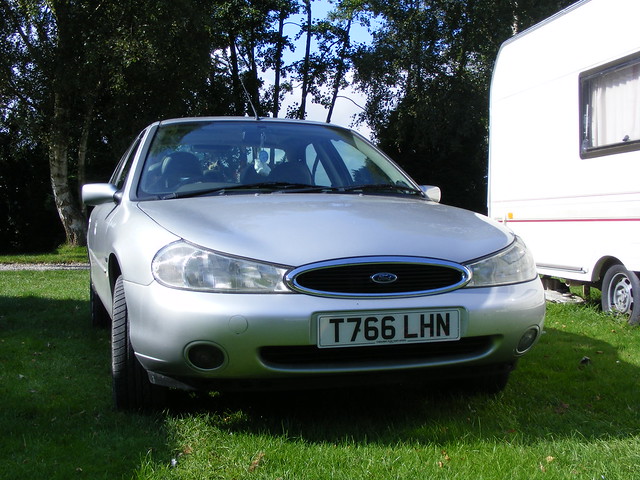 My mates Mk2 Ford Mondeo Ghia X parked up at the caravan park in Thirsk
