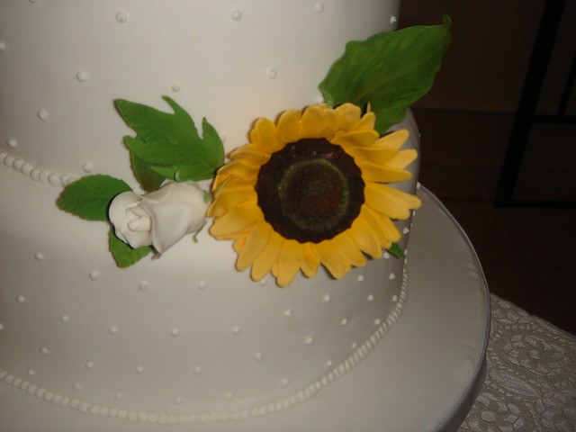 Sunflower Wedding Cake View 2 7 9 11 teirs Sunflowers yellow daisies and 