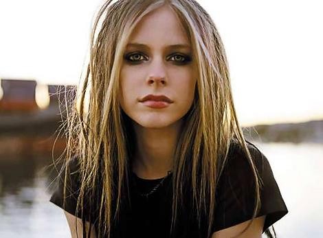 Avril Lavigne Hair Style Strait Hair