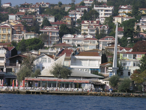 Kınalıada dzsámi, ahol a minaret csak egy oszlop