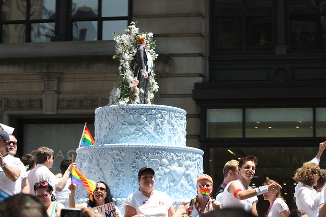 Biggest Gay Wedding Cake Evah Marriage Equality float